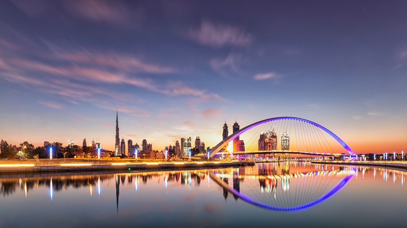Evening_Sky_Dubai_Emirates_UAE_Bridges_Canal_564176_1366x768