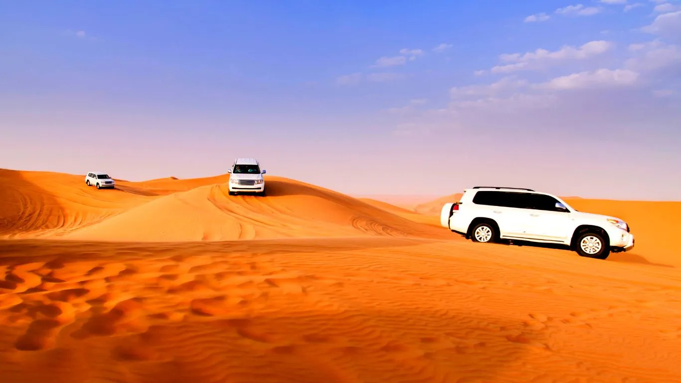 رحلات سفاري في دبي دبي رحلات الى دبي مواكب للسياحة Dubai Jeep Safari Dubai trips Mawakeb Travel 